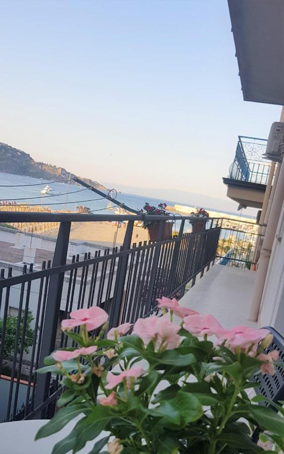 B&B La Costa Di Naxos 贾迪尼-纳克索斯 外观 照片